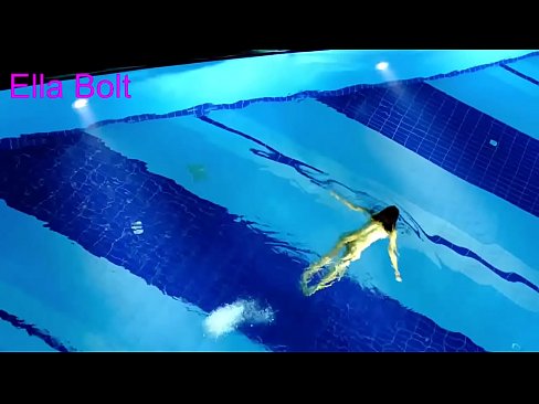 ❤️ Saya tidak bisa berhenti menonton, pirang muda tertangkap basah berenang di kolam resor ELLA BOLT ❤❌ Video seks di porno id.sexvideosex.top
